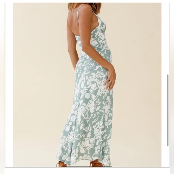 Selfie Leslie downtown cami strap front split midi dress stencil print sage XS - Picture 3 of 4